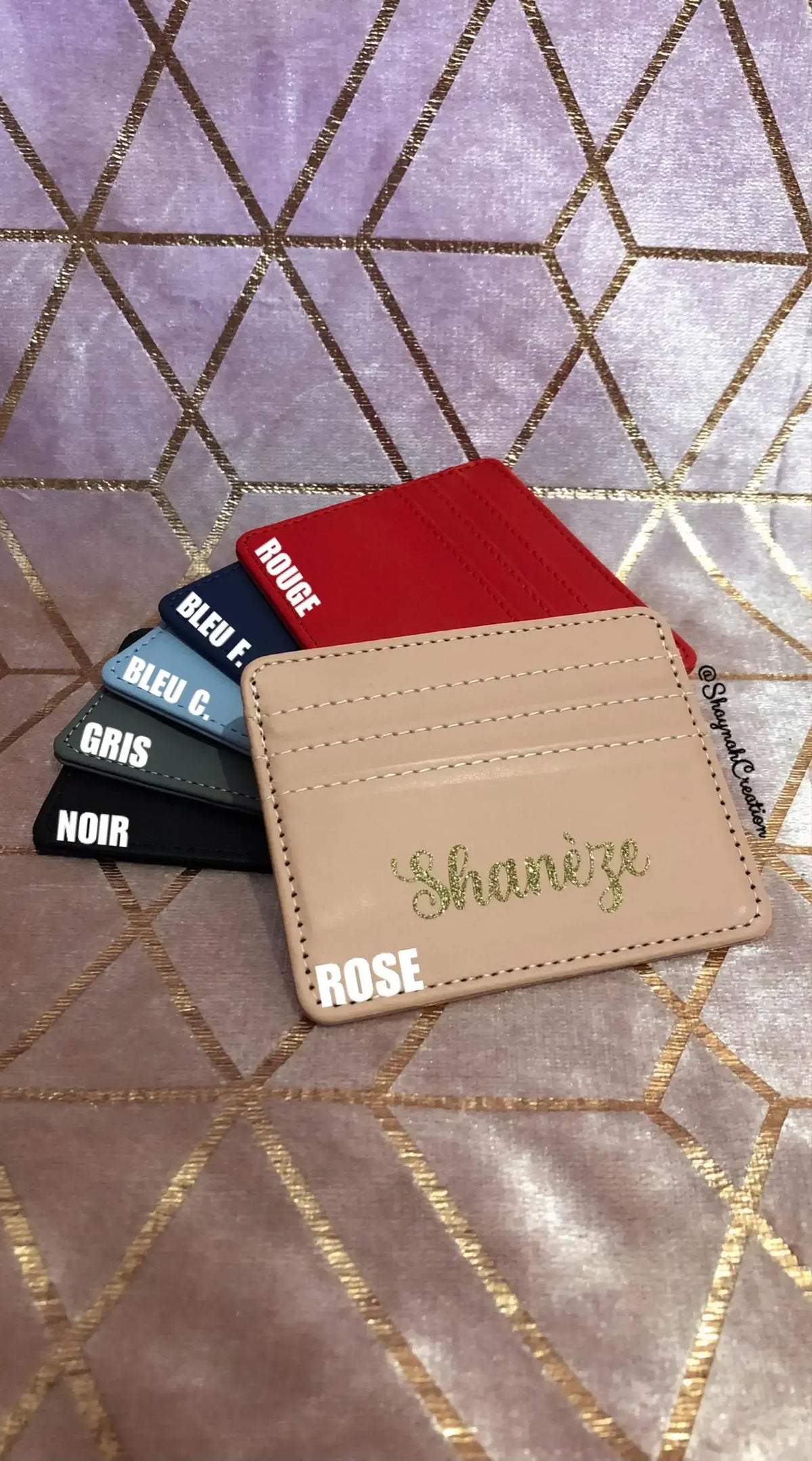 Porte-cartes personnalisé.