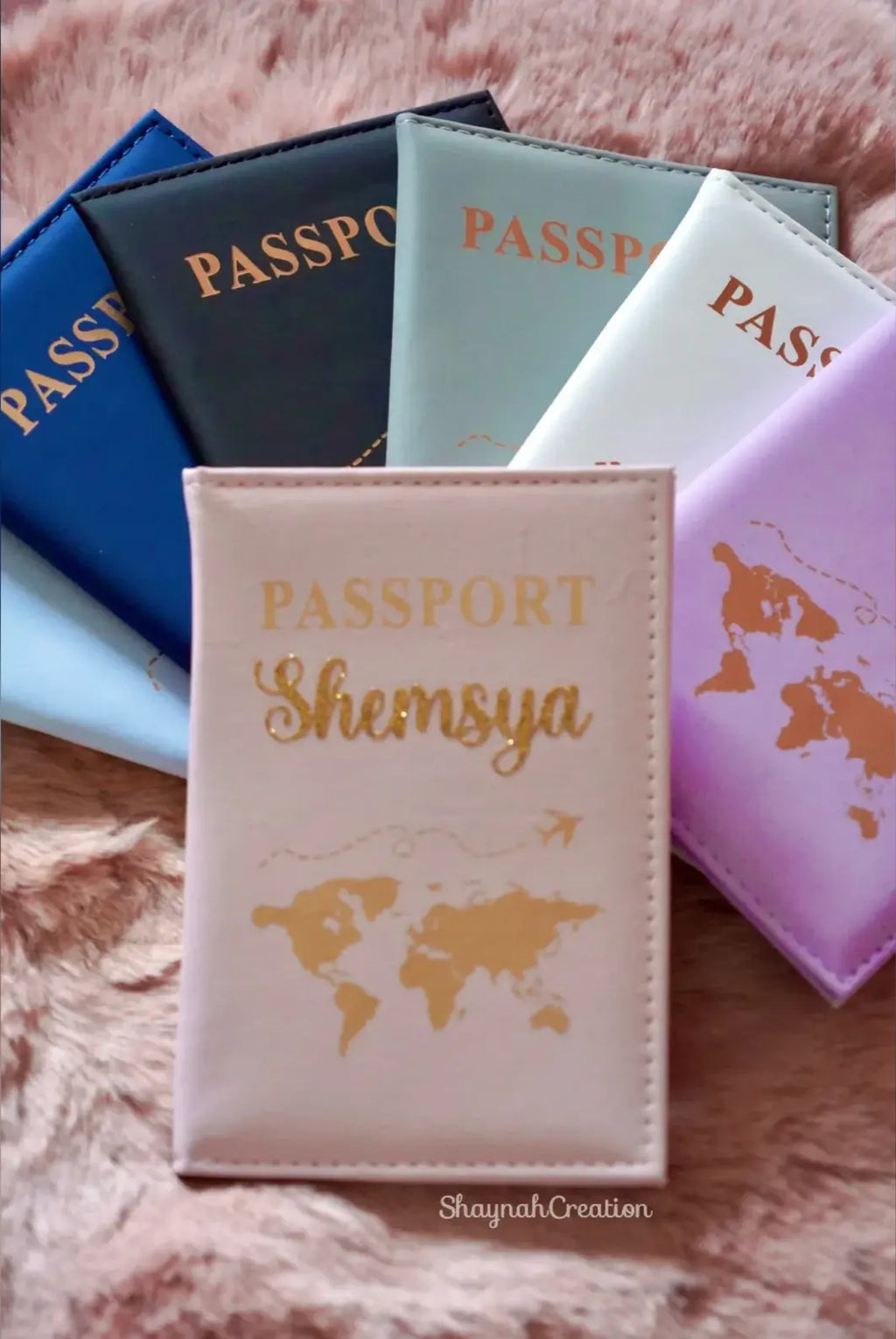Protège passeport personnalisé.